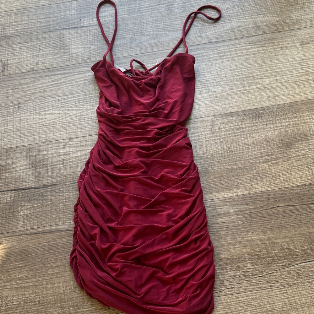 Elegant Red Spaghetti Strap Dress- Tresser